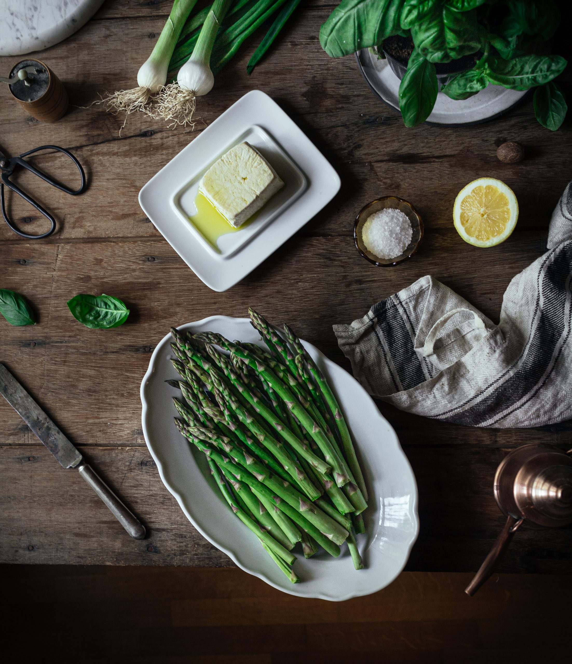 SIMPLE ASPARAGUS TART WITH PUFF PASTRY (VEGAN)